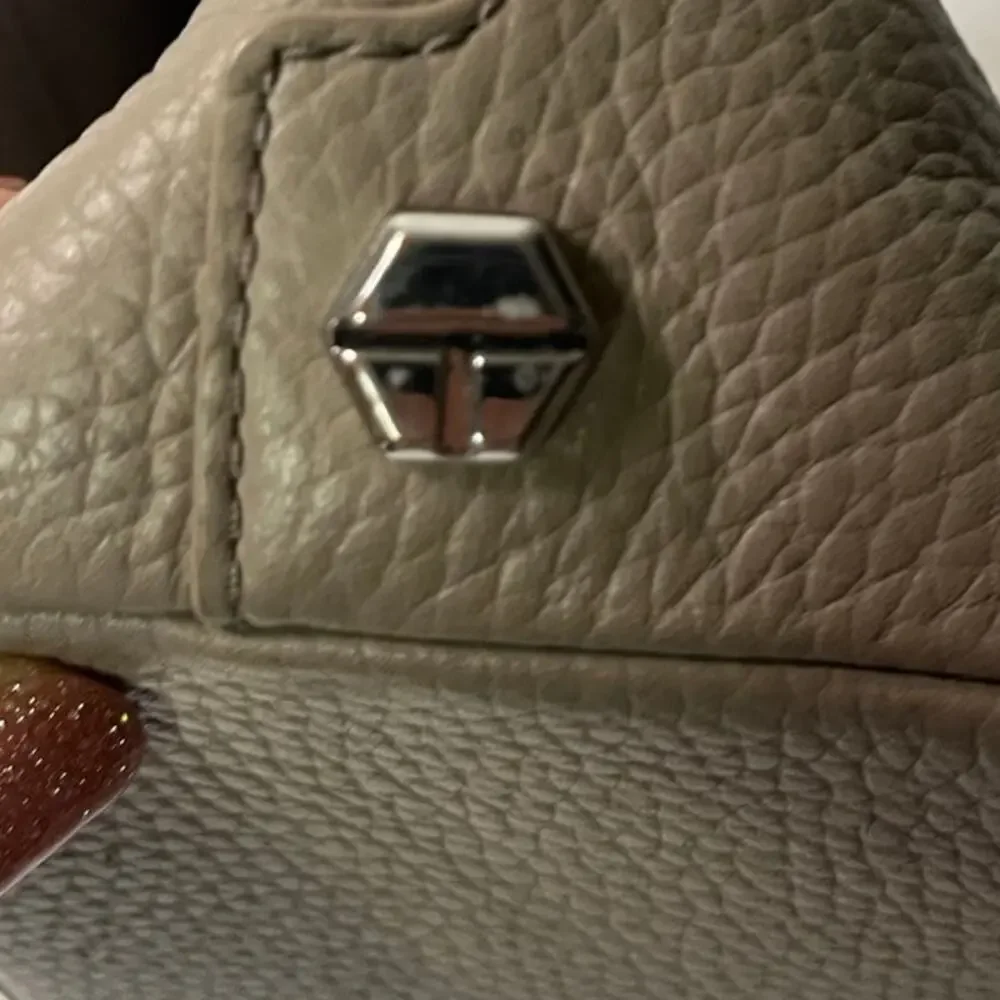 Tory Burch Thea Messenger Cross Body Bag French Gray Pebbled Leather w/Tassels